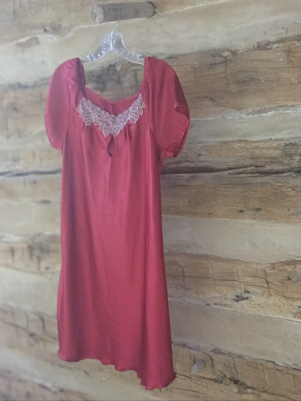 Red Short Sleeved Lace Applique Satin Nightgown Medium